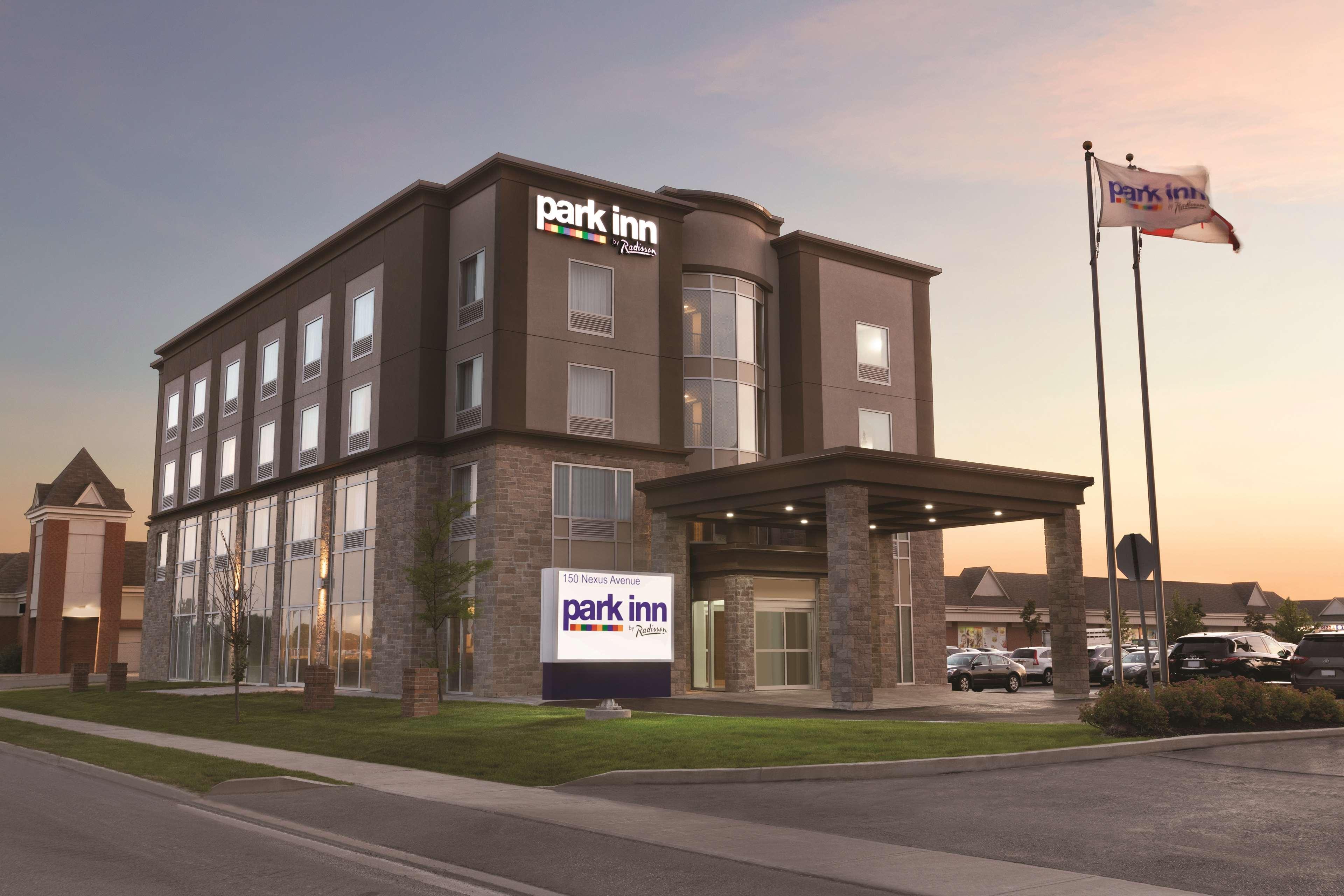 Park Inn By Radisson Brampton, On Exterior photo