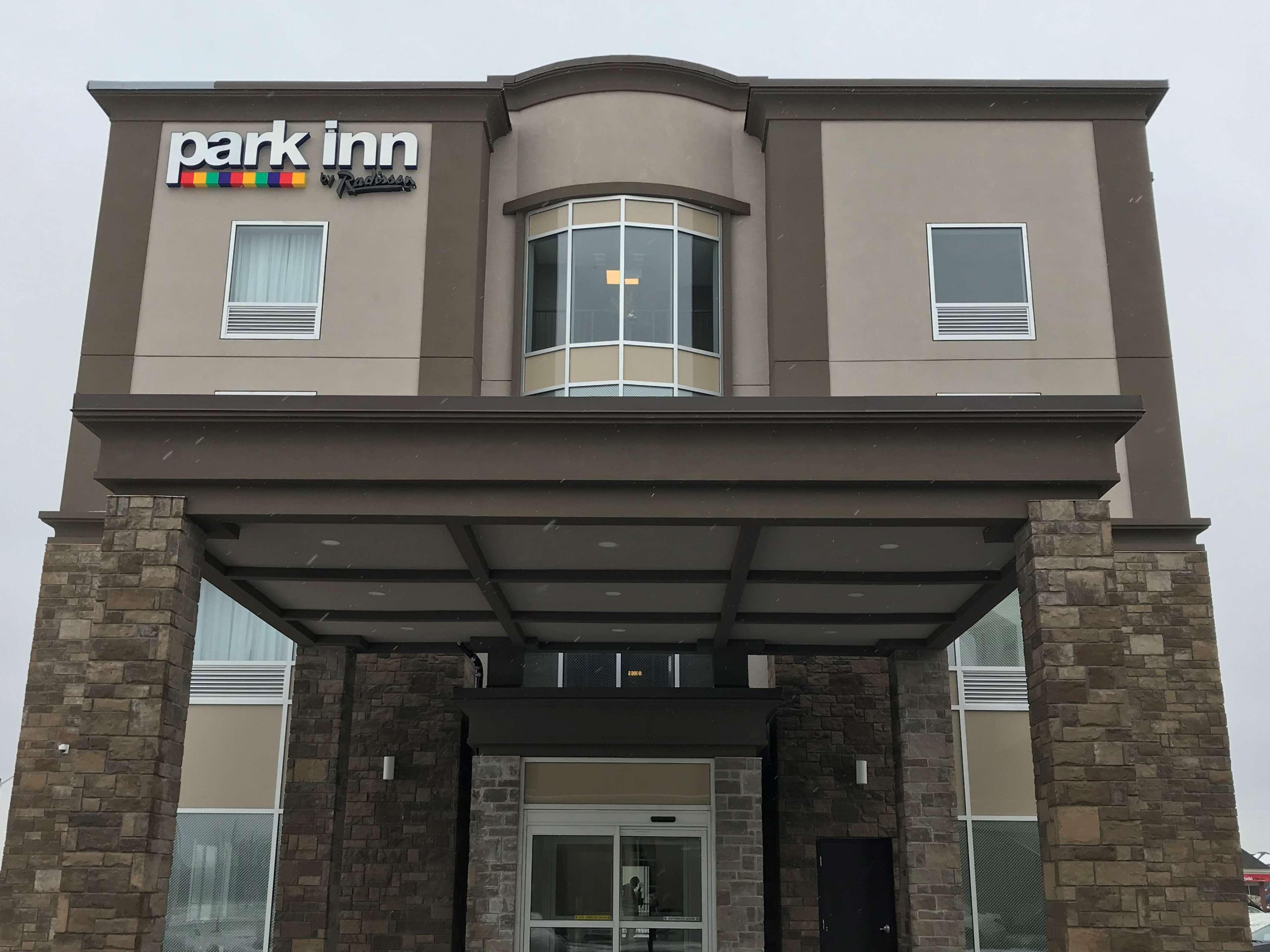 Park Inn By Radisson Brampton, On Exterior photo