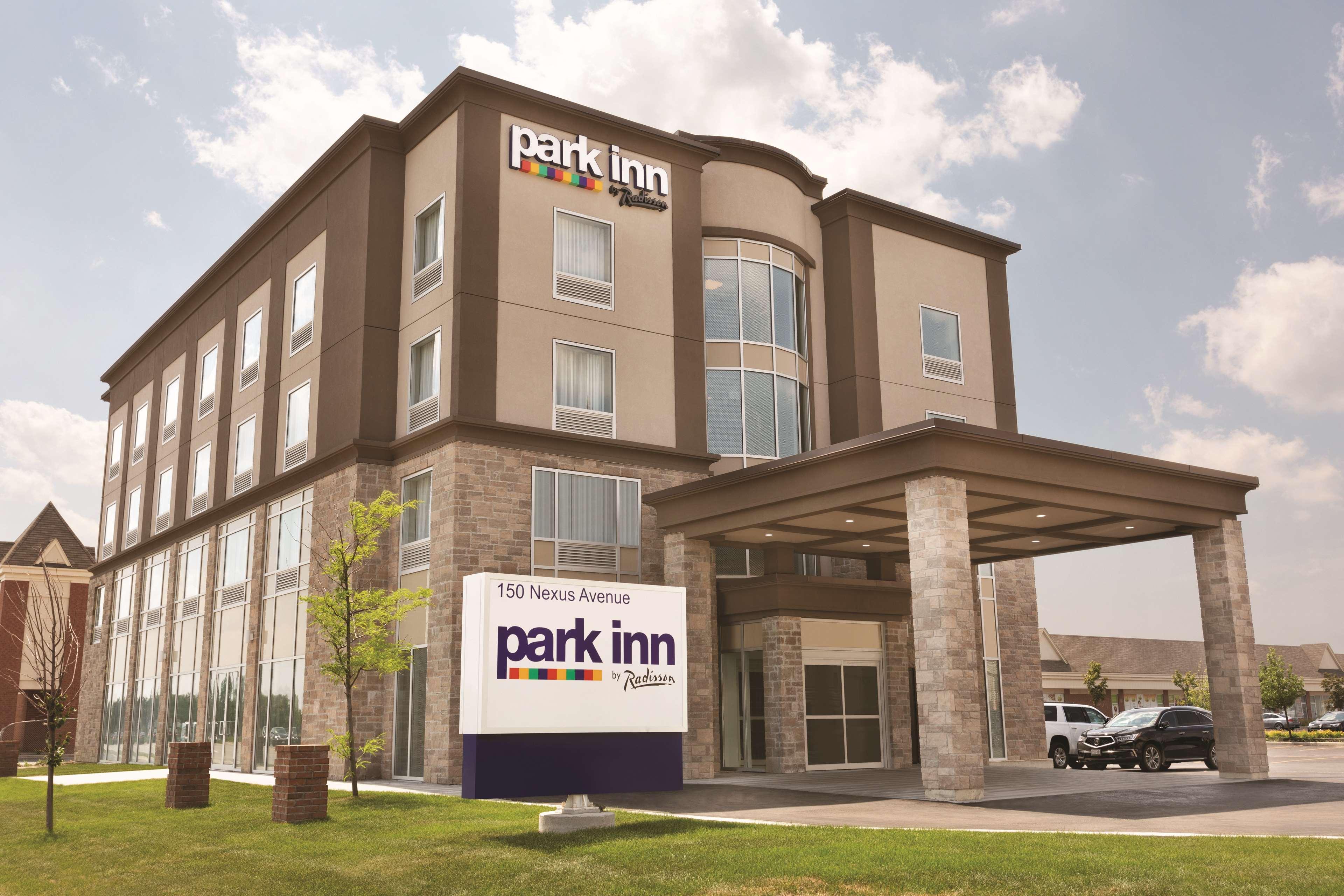 Park Inn By Radisson Brampton, On Exterior photo